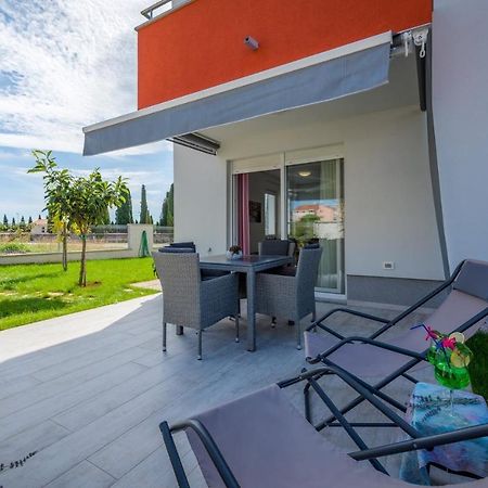 Sofia House With Apartment Умаг Екстер'єр фото