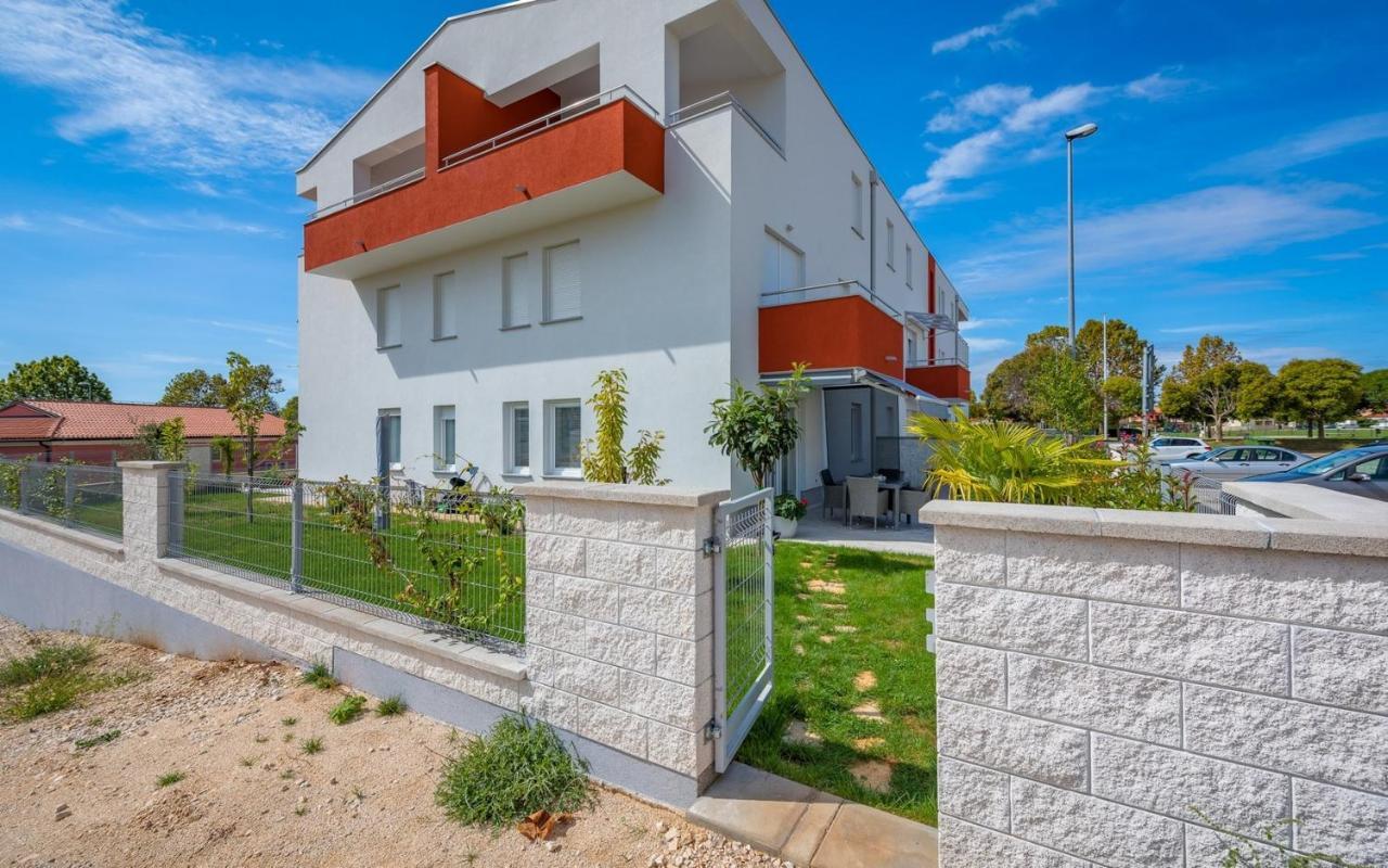 Sofia House With Apartment Умаг Екстер'єр фото