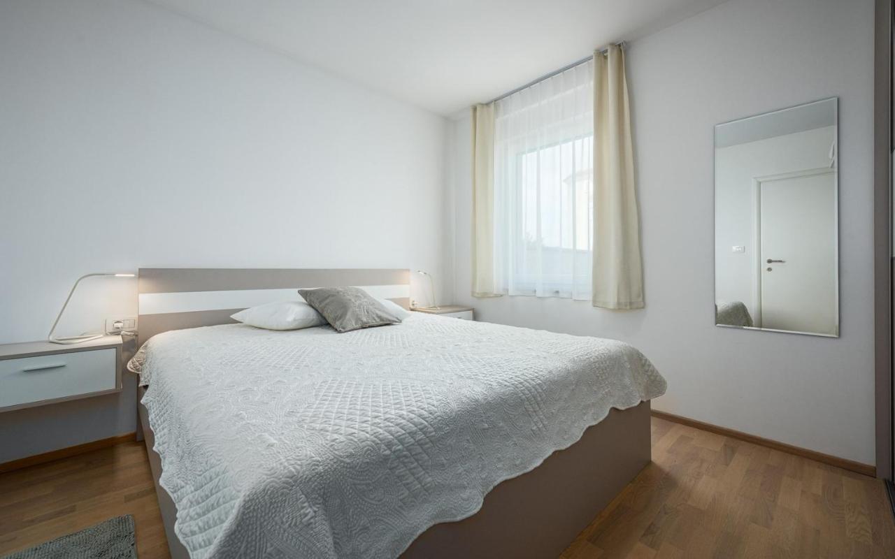 Sofia House With Apartment Умаг Екстер'єр фото