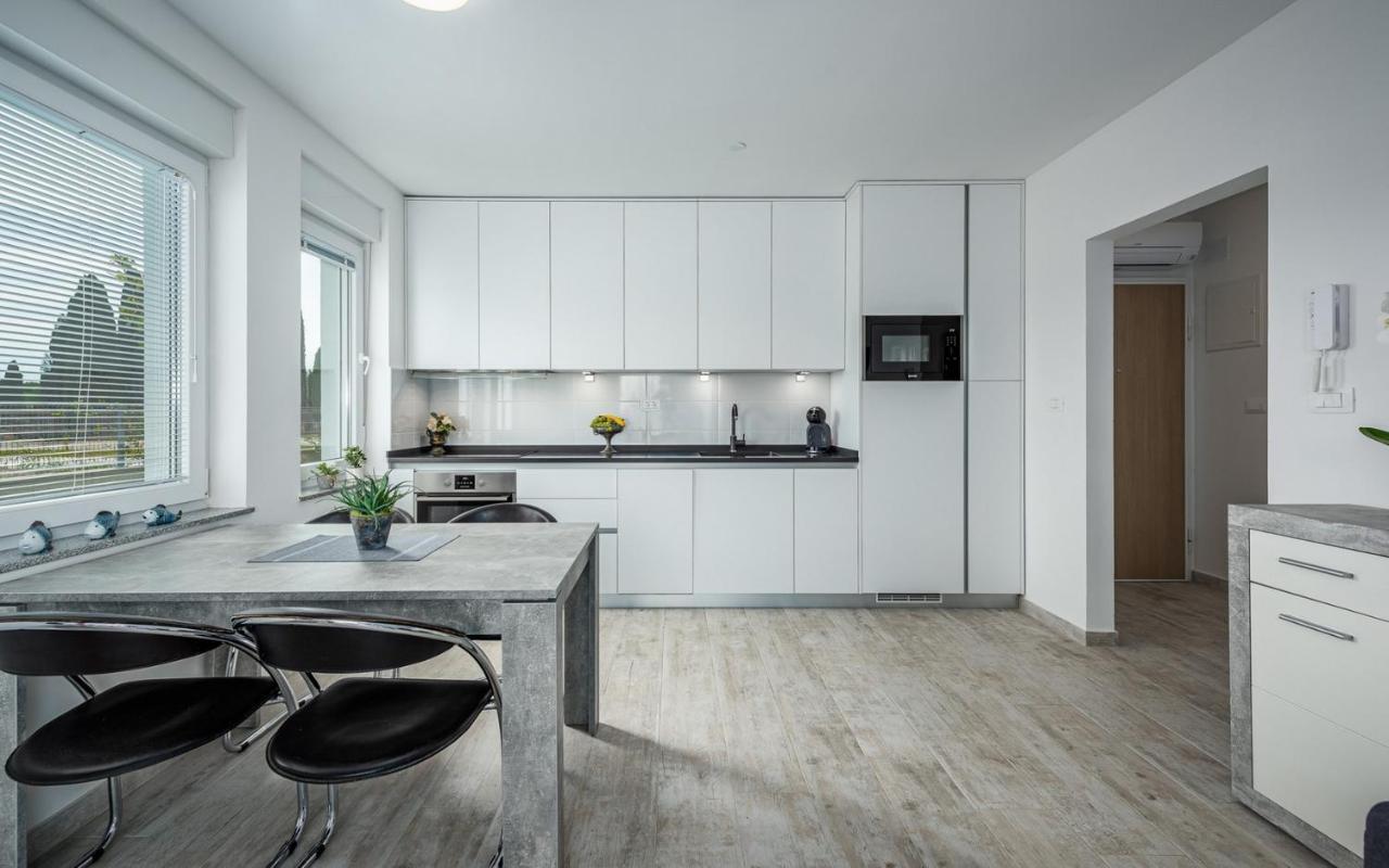 Sofia House With Apartment Умаг Екстер'єр фото